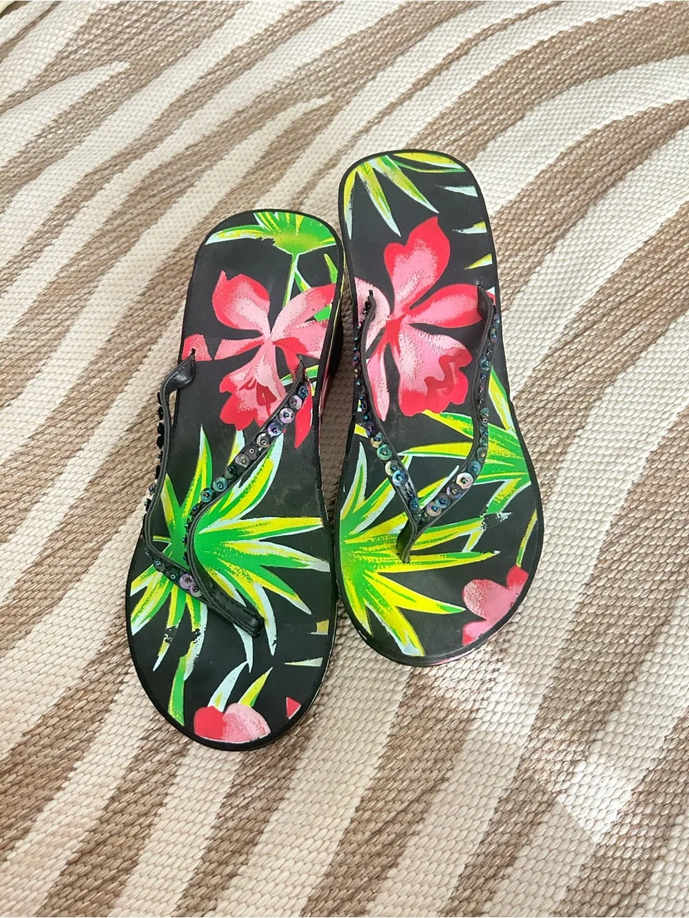 Tropical Floral Platform Flip Flops - Black and Pink with beaded straps size 7/8